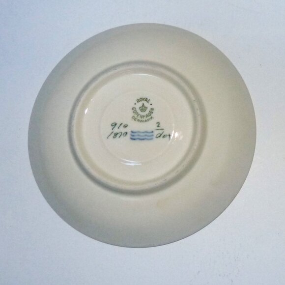 Two Place Settings Royal Copenhagen Frijsenborg Floral Porcelain Tea #910 1963 - Picture 4 of 9